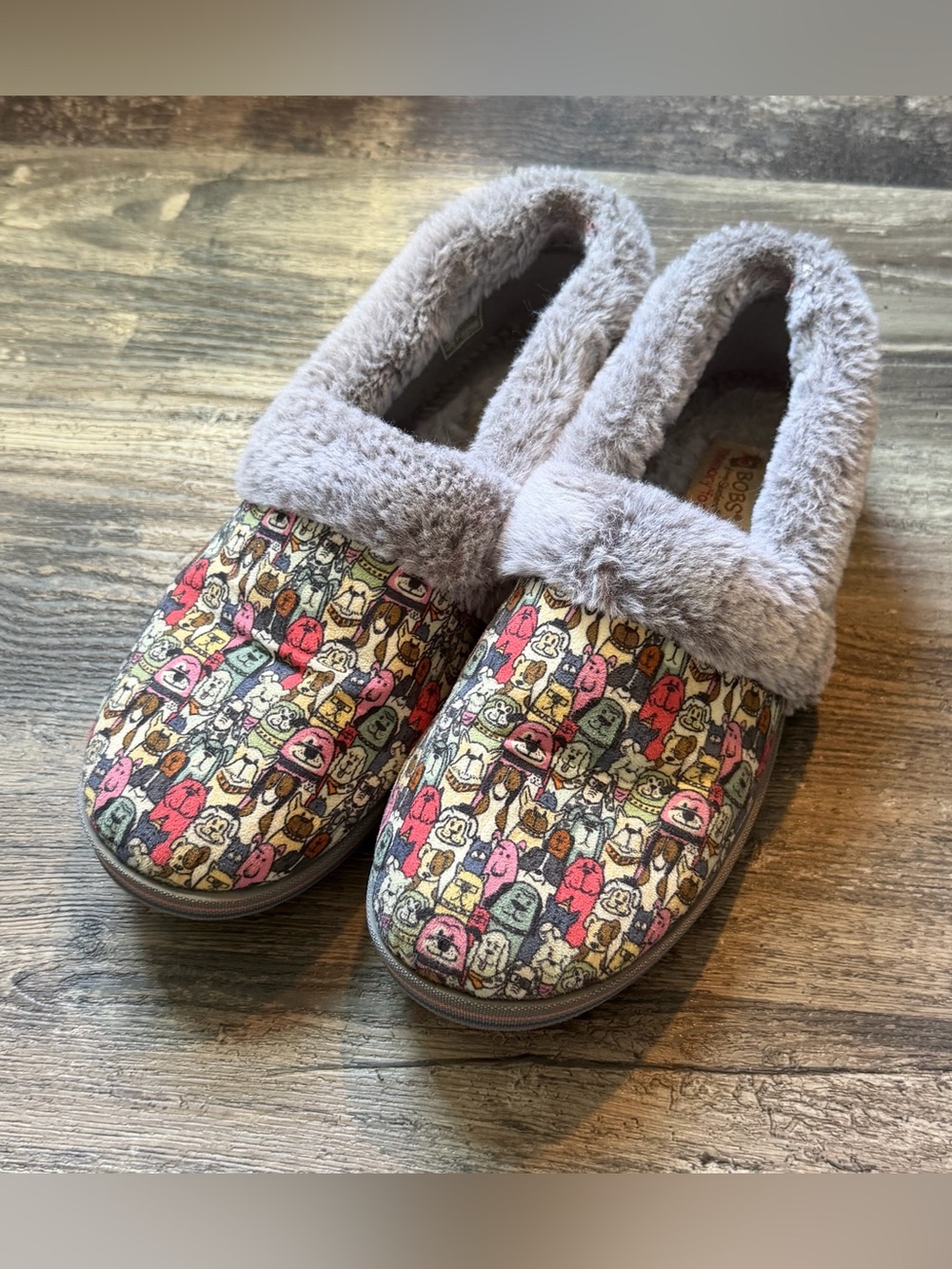 Skechers BOBS Too Cozy slippers dog pattern women’s 9 faux fur lining slip on